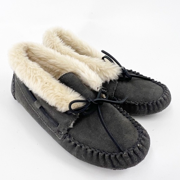 ✅ Minnetonka Chrissy Slipper Bootie | Color Grey SIZE 5 - Picture 1 of 9
